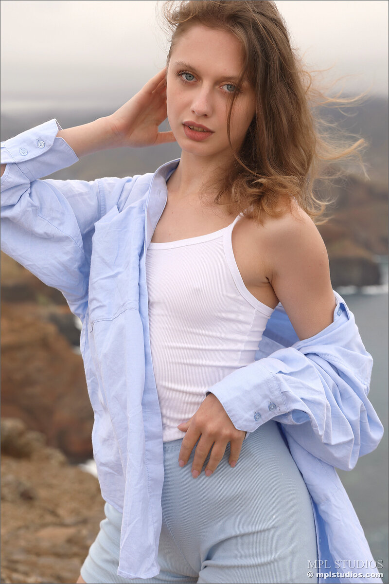 Юля, 19 лет, 1 размер груди